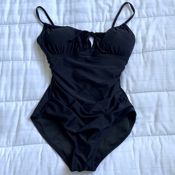 2/$10 NWOT One Piece Women's Tie front Bathing Suit Size Small - Picture 3 of 9
